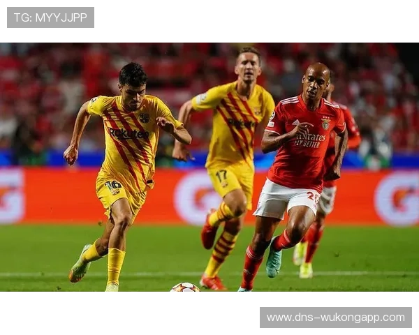 佩德里与蒂亚戈：技术型中场的组织能力与节奏掌控对比