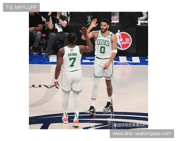 塔图姆关键挡拆提升得分效率，拉开与东契奇差距