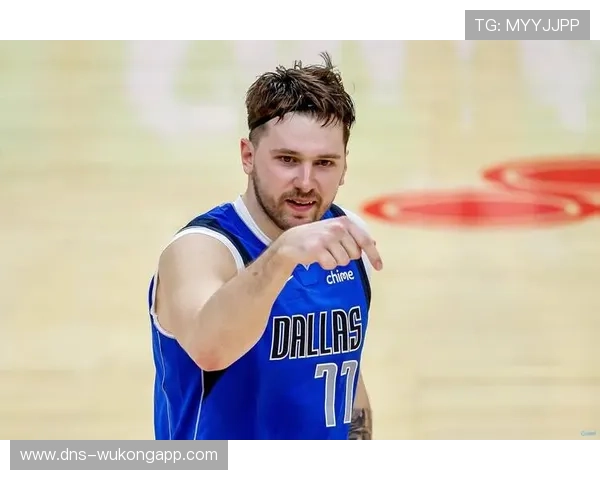 东契奇无球跑动提升三分命中率 拉开球队进攻空间