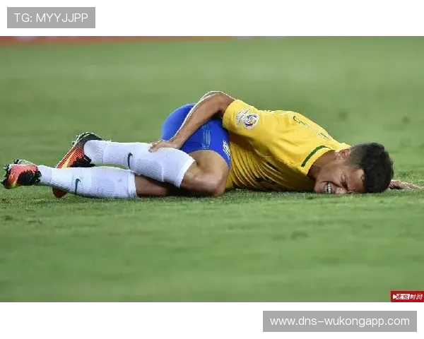 反常识型：反弹手球为何不总判犯规？裁判判罚背后细节解读